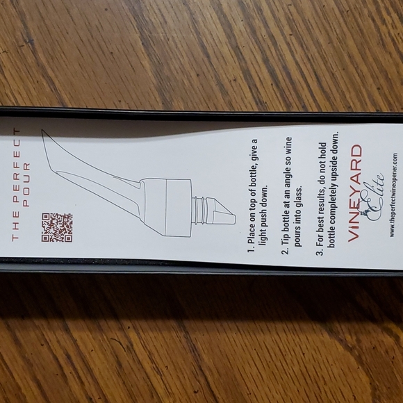 8)  Vineyard Elite, The Perfect Pour  Aerator. NEW. - Picture 3 of 10